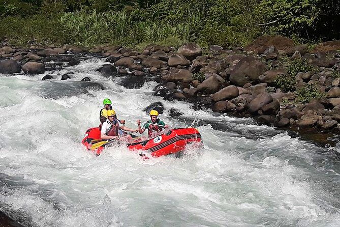 Best Whitewater Rafting Sarapiqui River, Costa Rica, Class III-IV - Guides and Group Size