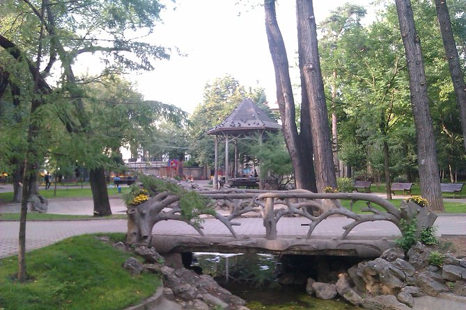 Bucharest Ghosts Stories and Mythology - Embracing the Macabre: Why This Tour Is a Must-Do for Visitors