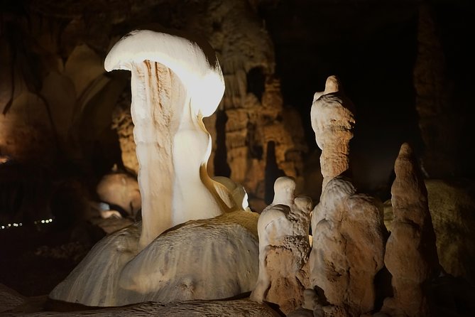Cave Without a Name Admission Ticket With Guided Cavern Tour - Location and Contact Information