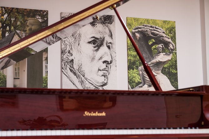 Chopin Piano Concert at Chopin Gallery With a Glass of Wine - Atmosphere and Ambiance