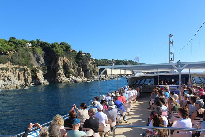 Costa Brava Day Tour With Boat Trip From Barcelona - Discovering Tossa De Mar
