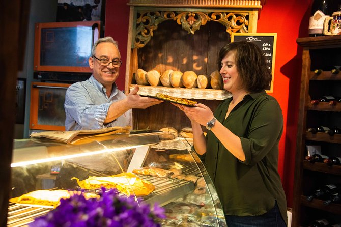 De Mercados: A Neighborhood Market and Food Tour - Included Amenities: Breakfast, Lunch, and Beverages