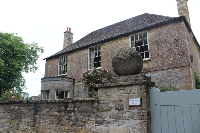 Downton Abbey and Village Small Group Tour From London - Transportation and Guide Services