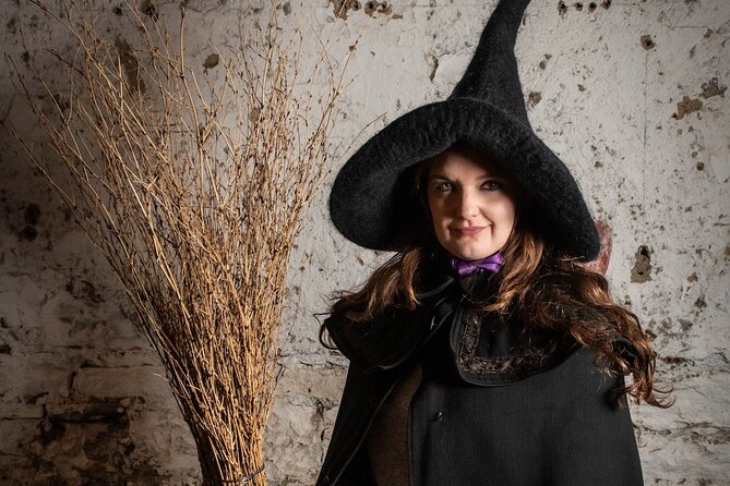 Edinburgh Witches Old Town Walking Tour & Underground Vault - Unraveling the Mysteries of Greyfriars Kirkyard