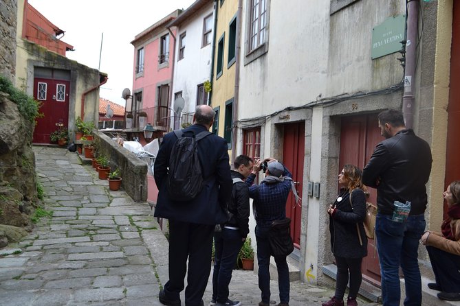 Essential Porto Walking Tour - Experienced and Knowledgeable Guides