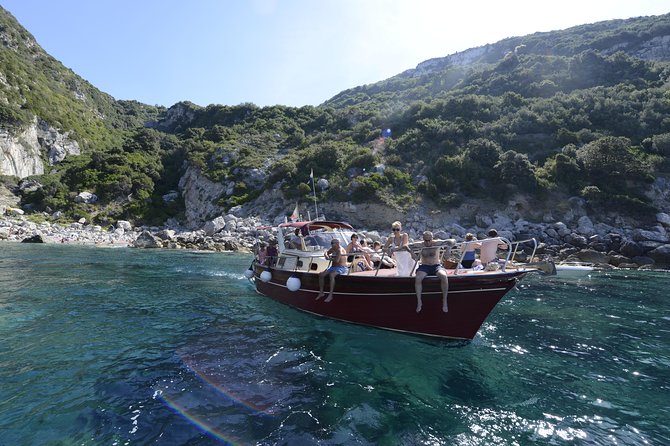 From Salerno: Small Group Amalfi Coast Boat Tour With Stops in Positano & Amalfi - Inclusions and Amenities