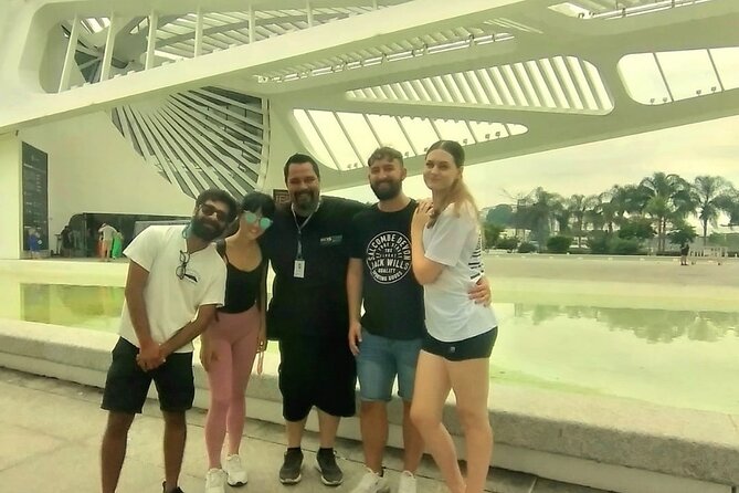 From the Past to the Present: A Historical Walking Tour of Rio - Marveling at the Iconic Landmarks
