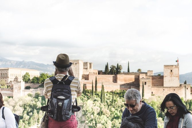 Granadas Hidden Treasures: Albayzin and Sacromonte Walking Tour - Taking in the Rhythms of Flamenco Music