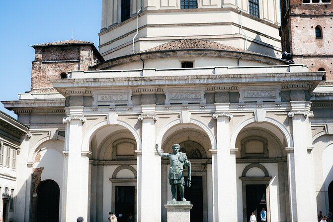 Highlights and Hidden Gems of Milan Bike Tour - Visiting the Colonne Di San Lorenzo