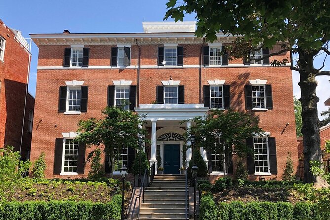 Historic Georgetown: History, Gossip, & Architecture Walking Tour - Accessibility and Getting Around