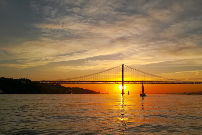 Lisbon Sunset Sailing Cruise With a Drink-2h Small Group Tour - Getting to the Meeting Point