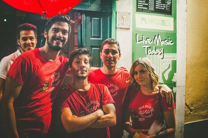 Lisbon Wild Pub Crawl - Making New Connections Worldwide