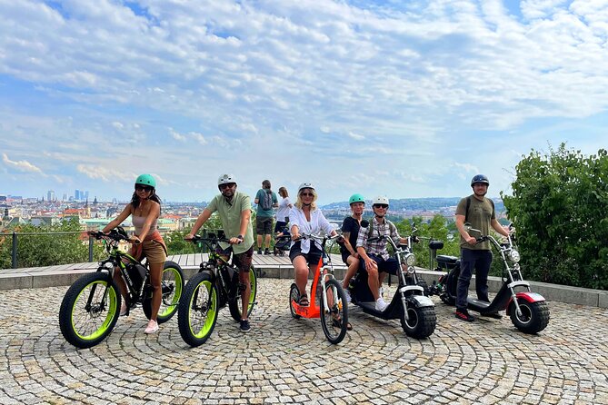 Live-Guided ️Trike-Harley️ Viewpoints Tour of Prague - Included Gear and Accessibility