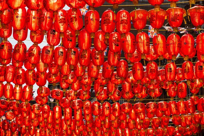 London: Twilight Soho Food & Drinks Tour With Eating Europe - Intimate Atmosphere