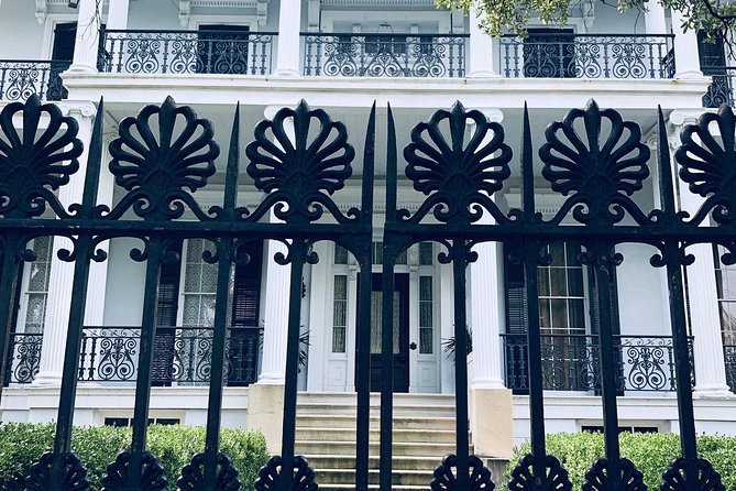 New Orleans Homes of the Rich and Famous Tour of the Garden District - Architectural Styles and History