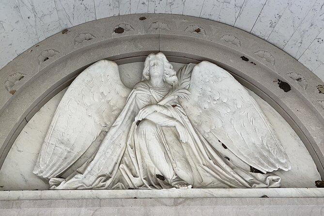 New Orleans Metairie Cemetery Tour: Millionaires and Mausoleums - The Opulent Tombs of Metairie Cemetery