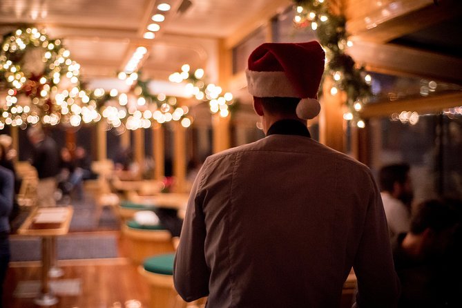 New York City Cocoa and Carols Holiday Cruise - Accessibility and Participation