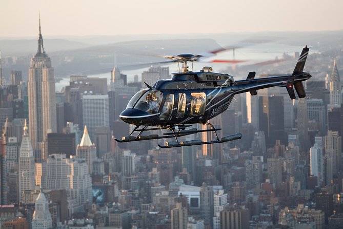 New York Helicopter Tour: Manhattan, Brooklyn and Staten Island - Discovering the Statue of Liberty and Ellis Island