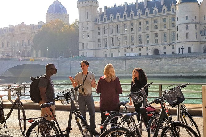 Paris: Charming Nooks and Crannies Bike Tour - Meeting Point and Logistics