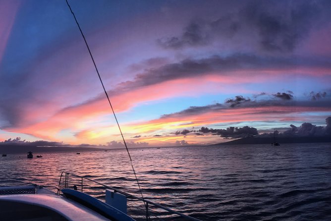 Premium Sunset Dinner Cruise From Ka'Anapali Beach - Accessibility and Recommendations