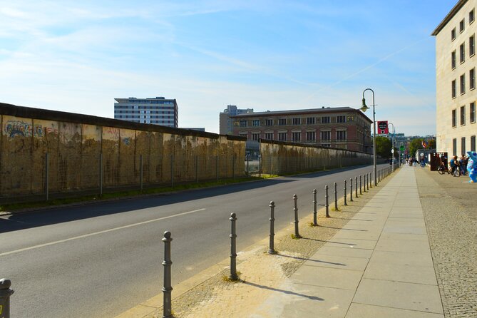 Private Berlin Highlights and Hidden Sights Walking Tour - Berlin Wall Memorial