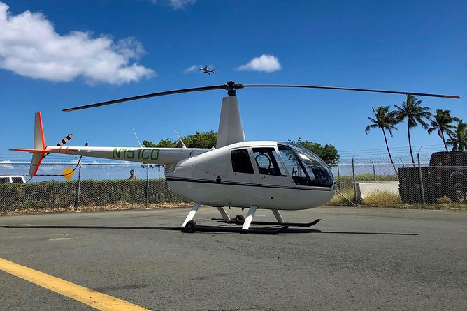 Private Doors-Off Kauai Helicopter: Ultimate Waterfalls & Canyons - Pilot Safety Briefing and Onboard Amenities