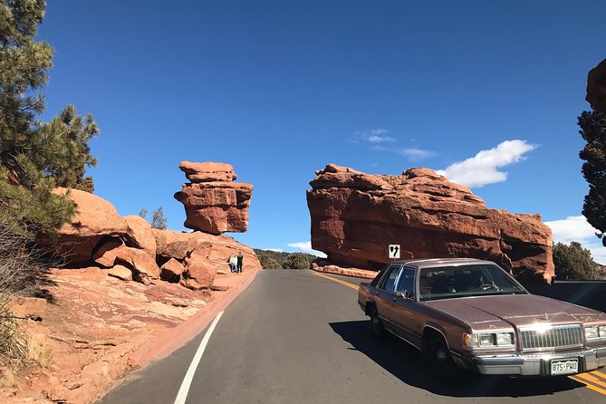 Private Pikes Peak Country and Garden of the Gods Tour From Denver - Visiting Manitou Springs