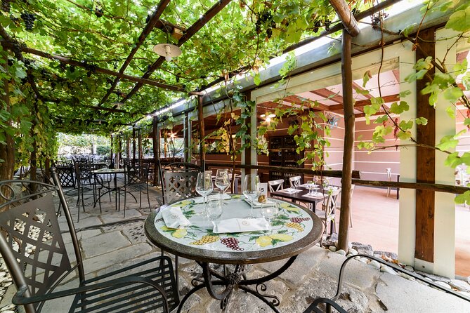 Private Pompeii Wine Tasting With Lunch - Accessibility and Transportation Considerations