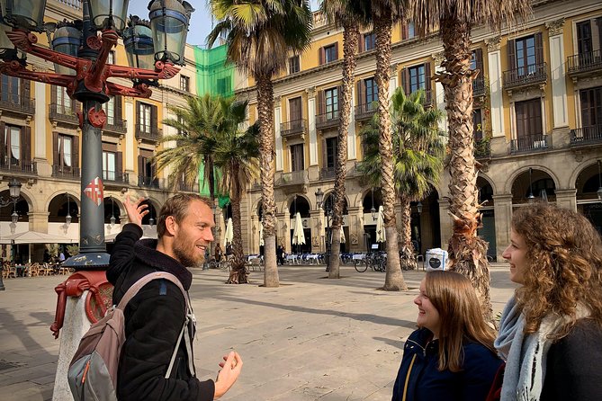 Ramblas, Old Town, Gothic and Gaudi Architecture Walking Tour - Insights Into Barcelonas History