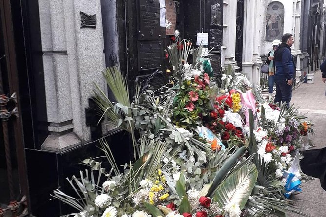 Recoleta in Depth (Not Literally) Private Walking Tour - Architectural Grandeur of Recoleta