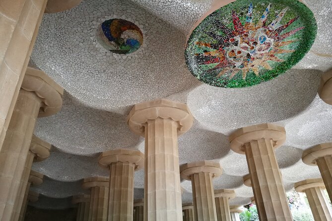 Sagrada Familia and Guell Park Small Group Tour: Drink and Tapa - Tour Enjoyment