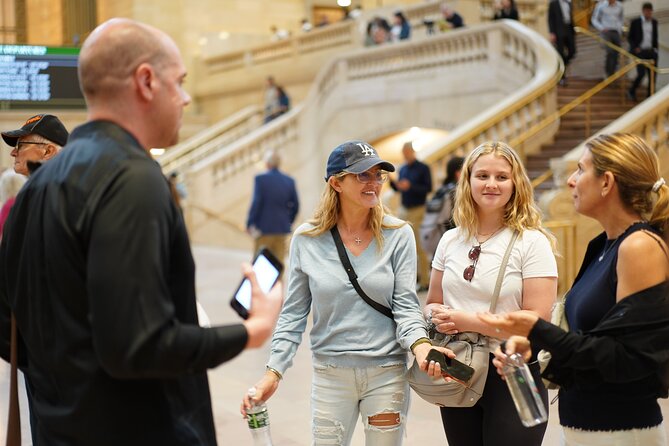 Secrets of Grand Central Station Walking Tour New York City - Navigating the Expansive Spaces of Grand Central