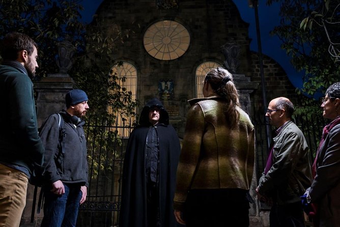 Small Group Edinburgh Underground Vaults & Graveyard Ghost Tour - Tour Experience
