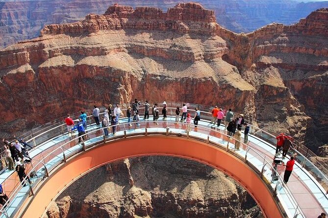 Small Group Grand Canyon, Hoover Dam and 7 Magic Mountains Tour - Taking in the Grand Canyon Experience