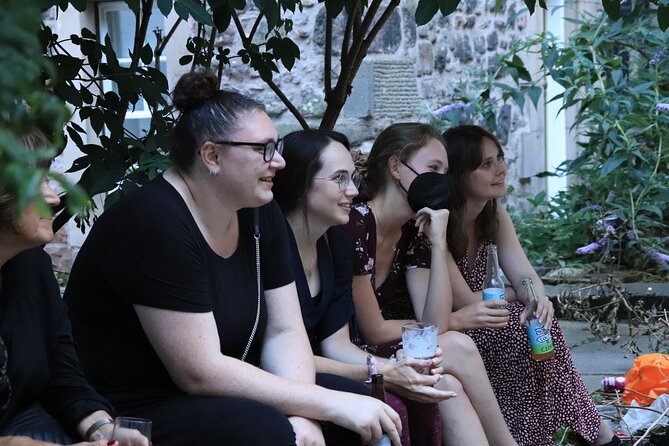The Edinburgh Literary Pub Tour - The Role of Live Performances in the Tour