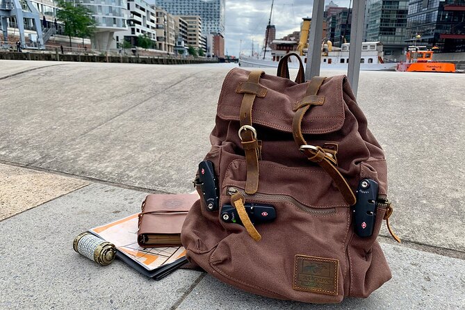 Treasure Hunt Through Hamburg's Hafencity - Teamwork and Group Dynamics