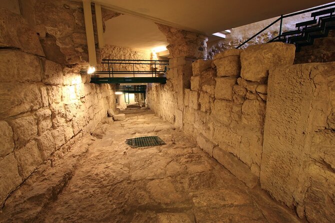 Underground Cagliari Tour - Discovering the Crypt of Santa Restituta