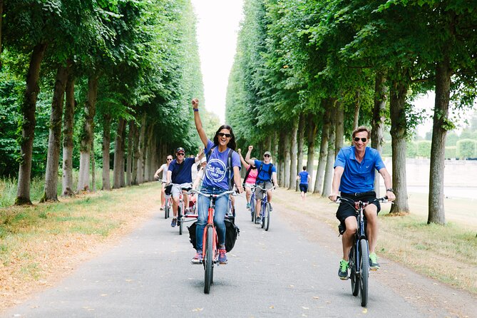 Versailles Half Day Bike Tour With Marie Antoinettes Hamlet - Engaging With Knowledgeable Historians and Guides