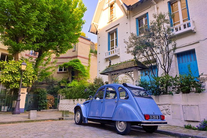Vintage 2CV Adventure: 2 -Hour Paris Secrets Tour - Knowledgeable Guides and Personalized Experiences
