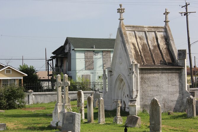Walk With the Dead: Galveston Old City Cemetery Tour - Convenient Meeting Point and Accessibility Details