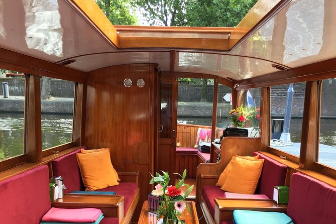 Amsterdam Intimate Small-Group Cruise on the Royal Jonckvrouw - Cozy Atmosphere and Personalized Attention