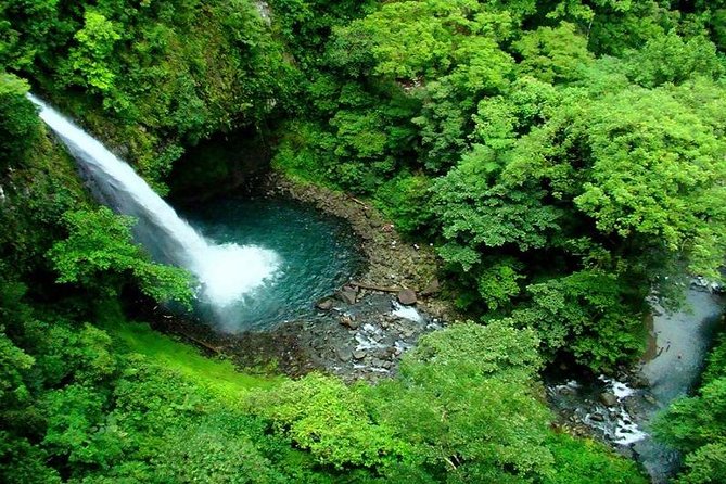 Combo La Fortuna Waterfall Arenal Volcano & Mistico Hanging Bridges - Traversing the Mistico Hanging Bridges