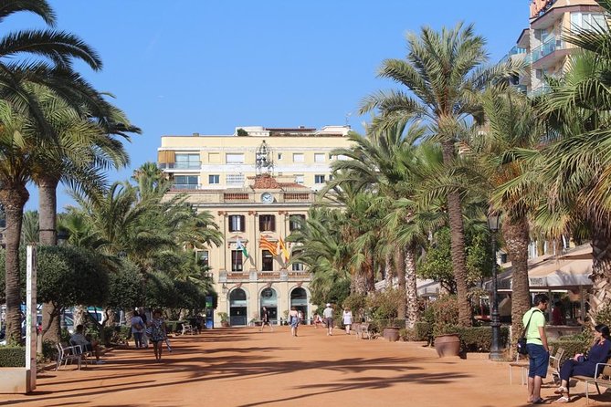 Costa Brava Day Tour With Boat Trip From Barcelona - Guided Walking Tour of Vila Vella