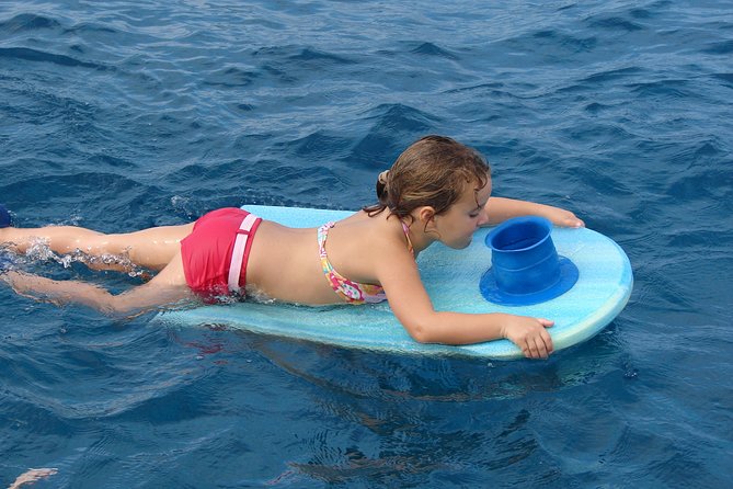 Deluxe Snorkel & Dolphin Watch Aboard a Luxury Catamaran From Kailua-Kona - Crew Expertise and Guest Feedback