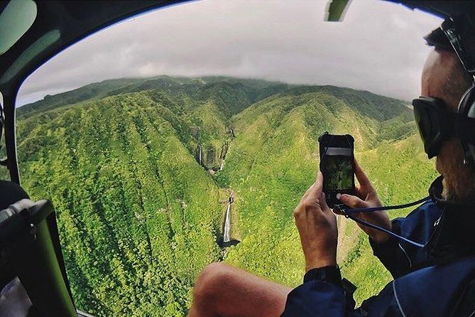 Doors off West Maui and Molokai 45 Minute Helicopter Tour - Explore the Stunning Maui and Molokai Landscapes