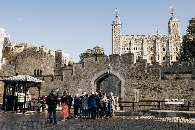Early Access Tower of London Tour With Opening Ceremony & Cruise - Exploring the Tower of London