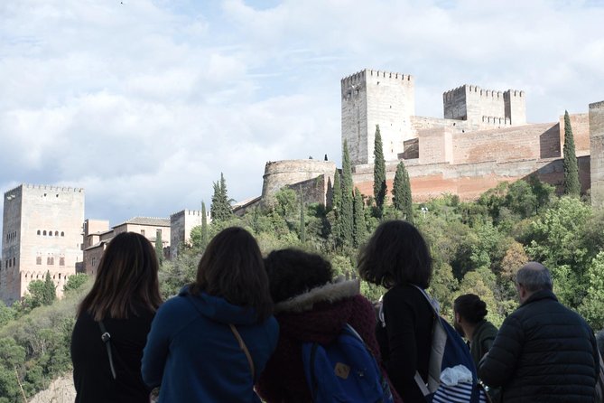 Granadas Hidden Treasures: Albayzin and Sacromonte Walking Tour - Navigating the Walking Tour With Ease