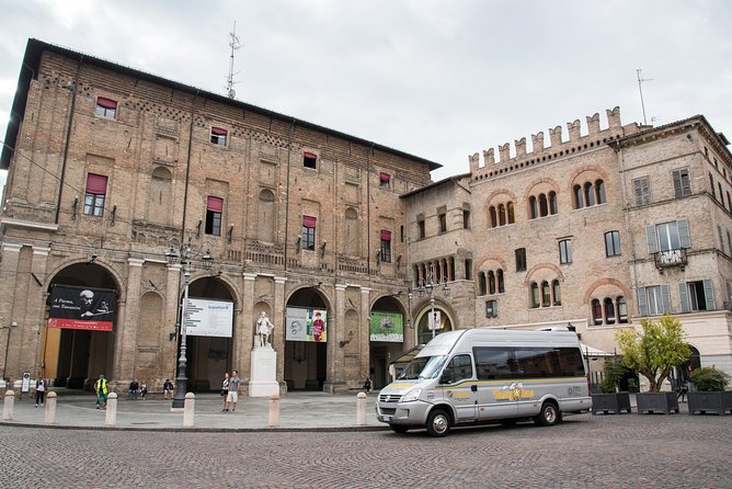 Guided Small-Group Tour Tastybus: Parmesan Cheese and Parma Ham - Optional Lunch at Trattoria