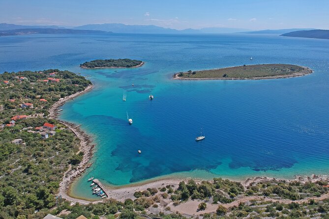 Half Day Speedboat Tour to Three Islands From Trogir - Maslinica (Solta)