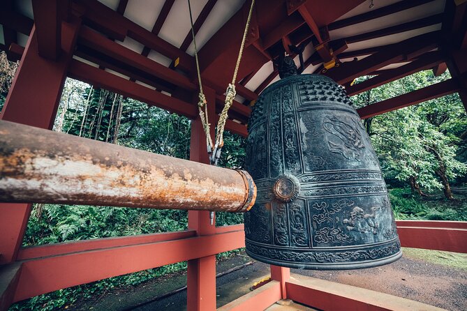Hidden Gems of Oahu Circle Island Tour With Byodo in Temple - Guides and the Tour Experience
